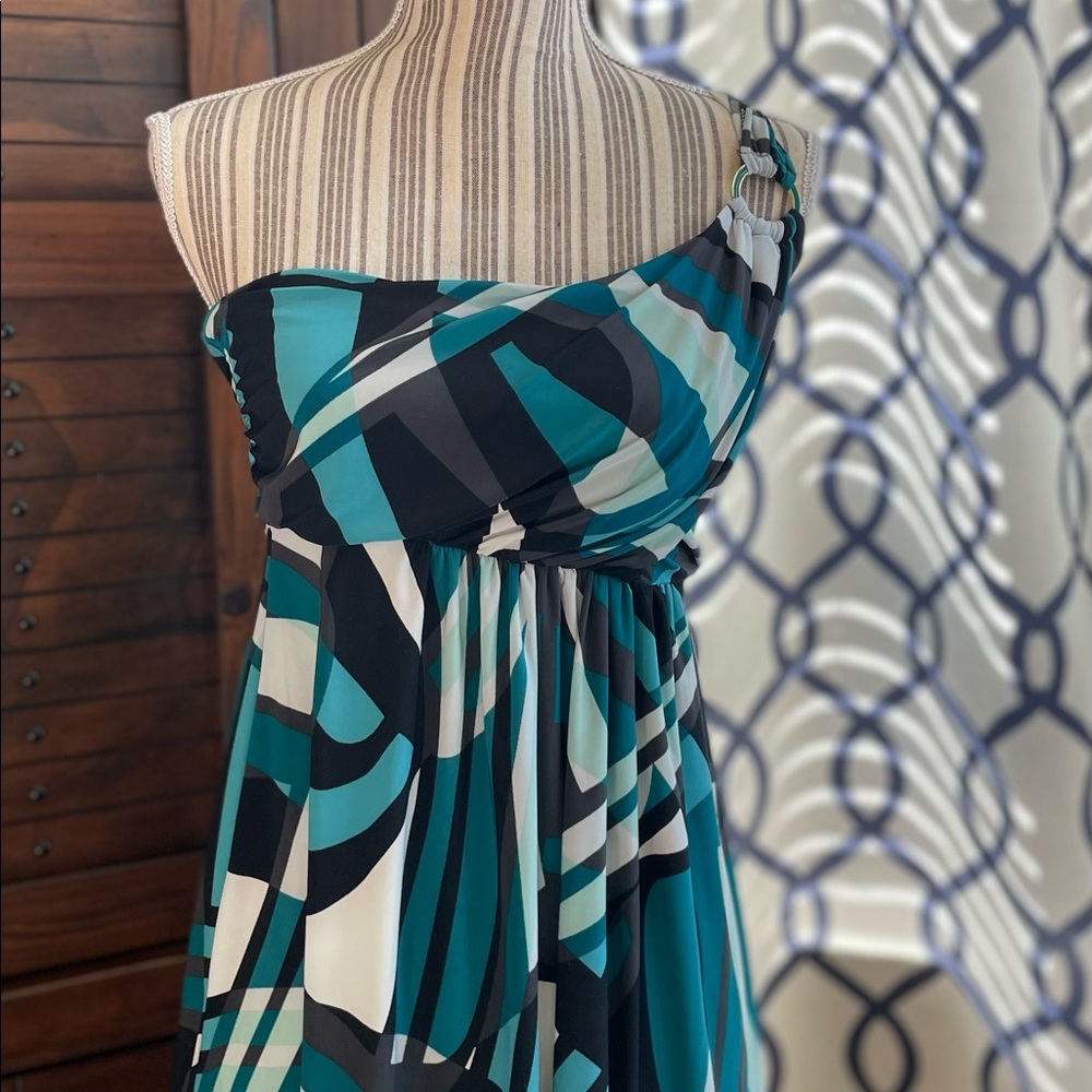 Express One shoulder geometric flowy top- M